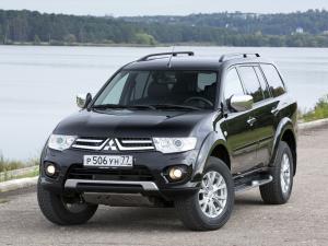 Mitsubishi Pajero Sport 2013 года